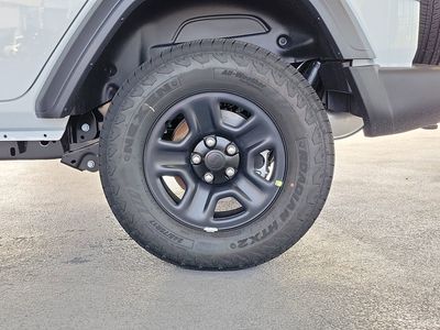 2026 Jeep Wrangler — photo 7 view