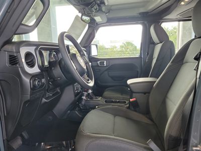 2026 Jeep Wrangler - Photo 17