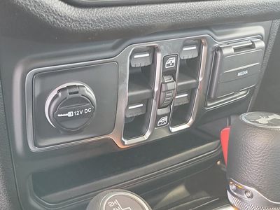 2026 Jeep Wrangler - Photo 15