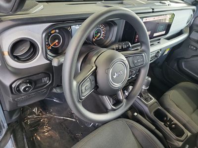 2026 Jeep Wrangler - Photo 16