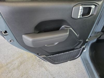 2026 Jeep Wrangler - Photo 13