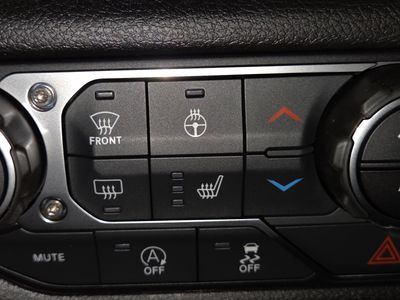 2026 Jeep Wrangler — photo 26 view