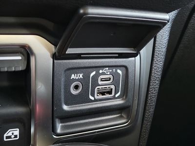 2026 Jeep Wrangler — photo 29 view