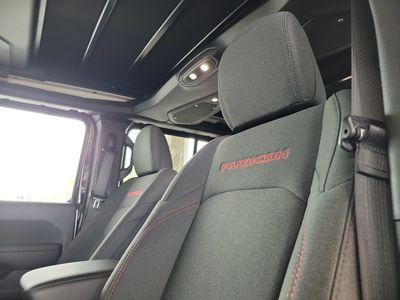 2026 Jeep Wrangler - Photo 18