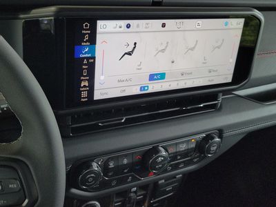2026 Jeep Wrangler - Photo 26