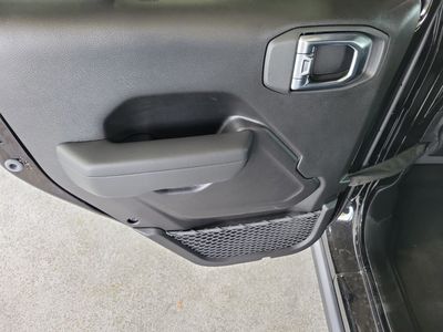 2026 Jeep Wrangler - Photo 13