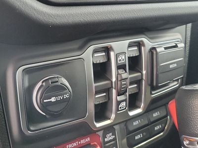 2026 Jeep Wrangler - Photo 15