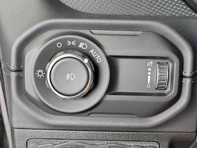 2026 Jeep Wrangler - Photo 21