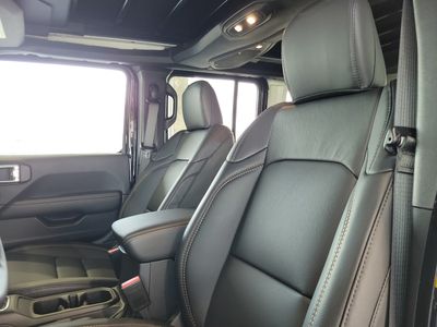 2026 Jeep Wrangler - Photo 12
