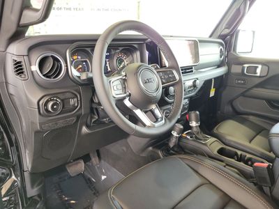 2026 Jeep Wrangler - Photo 14