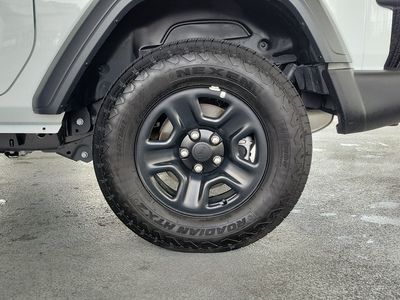 2026 Jeep Wrangler — photo 7 view
