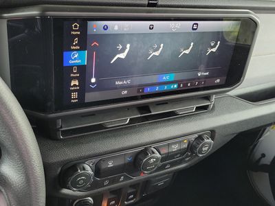 2026 Jeep Wrangler — photo 29 view