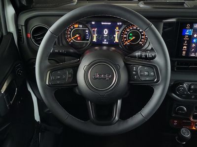 2026 Jeep Wrangler - Photo 13