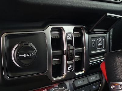 2026 Jeep Wrangler - Photo 16