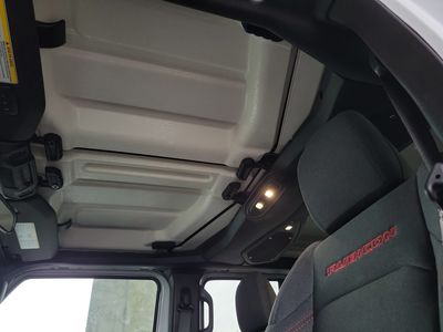 2026 Jeep Wrangler - Photo 21