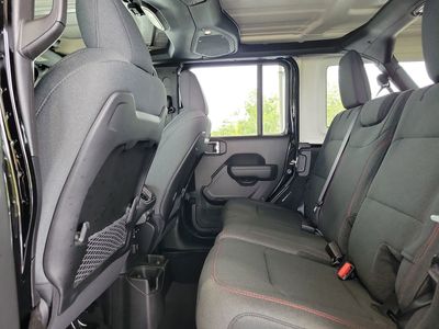 2026 Jeep Wrangler - Photo 8