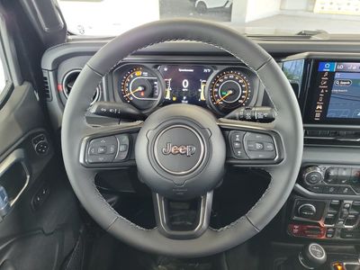 2026 Jeep Wrangler - Photo 21