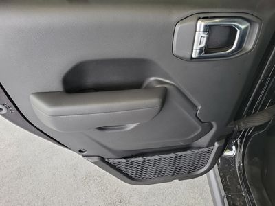 2026 Jeep Wrangler - Photo 12