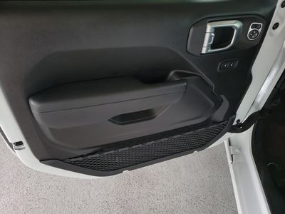 2026 Jeep Wrangler — photo 14 view