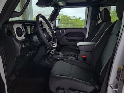 2026 Jeep Wrangler — photo 17 view