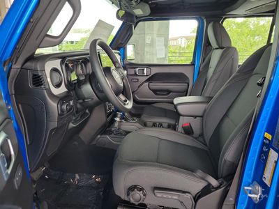 2026 Jeep Wrangler — photo 17 view