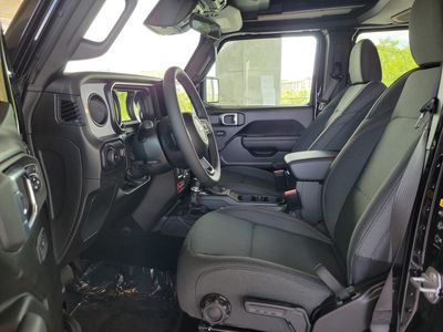 2026 Jeep Wrangler — photo 17 view