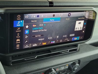 2026 Jeep Wrangler — photo 27 view