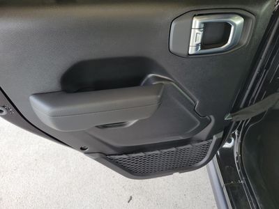 2026 Jeep Wrangler — photo 13 view
