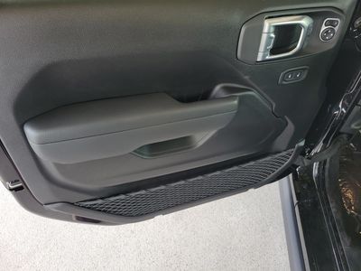 2026 Jeep Wrangler — photo 14 view