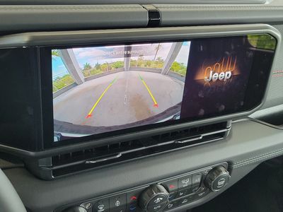 2026 Jeep Wrangler - Photo 27