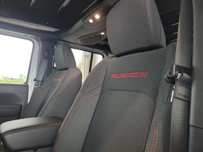 2026 Jeep Wrangler - Photo 18