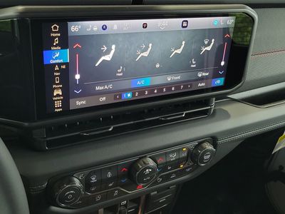 2026 Jeep Wrangler - Photo 29