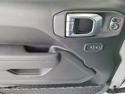 2026 Jeep Wrangler — photo 13 view