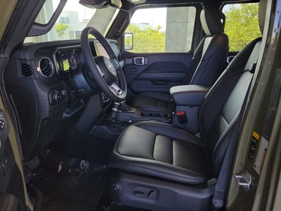 2026 Jeep Wrangler — photo 17 view