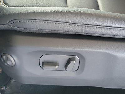 2026 Jeep Wrangler — photo 19 view