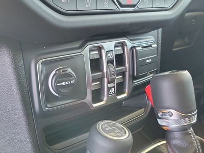 2026 Jeep Wrangler — photo 15 view