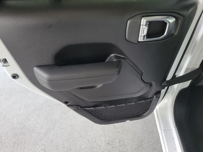 2026 Jeep Wrangler — photo 13 view