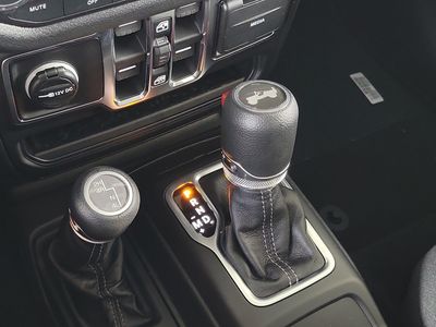 2026 Jeep Wrangler — photo 30 view