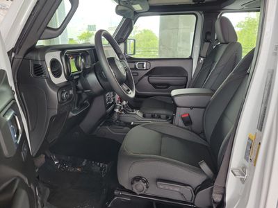 2026 Jeep Wrangler — photo 17 view