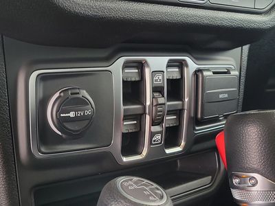 2026 Jeep Wrangler — photo 15 view