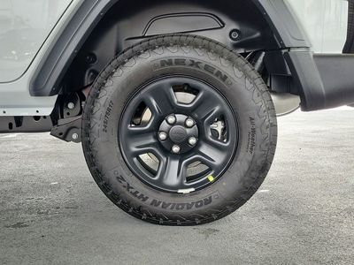 2026 Jeep Wrangler — photo 7 view
