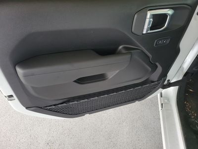 2026 Jeep Wrangler — photo 14 view