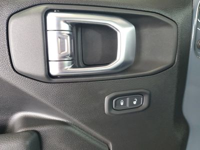 2026 Jeep Wrangler — photo 14 view