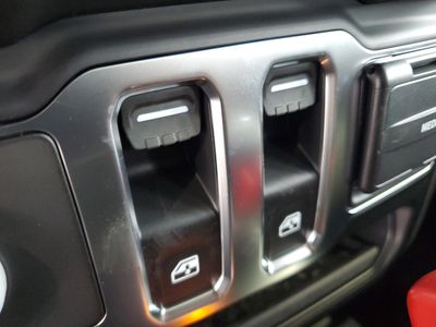 2026 Jeep Wrangler — photo 15 view