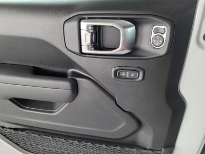 2026 Jeep Wrangler — photo 13 view