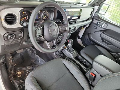 2026 Jeep Wrangler — photo 9 view