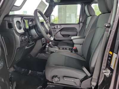 2026 Jeep Wrangler — photo 17 view