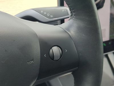 2022 Tesla Model Y - Photo 30