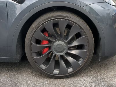 2022 Tesla Model Y - Photo 11