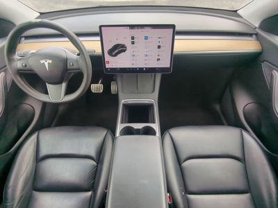 2022 Tesla Model Y - Photo 18
